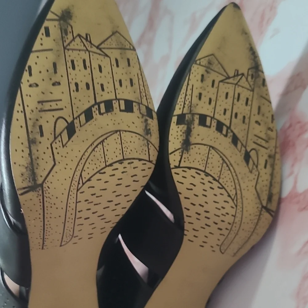 EUC Bella Vita Danica Pump Black Leather Heels Sz 10W